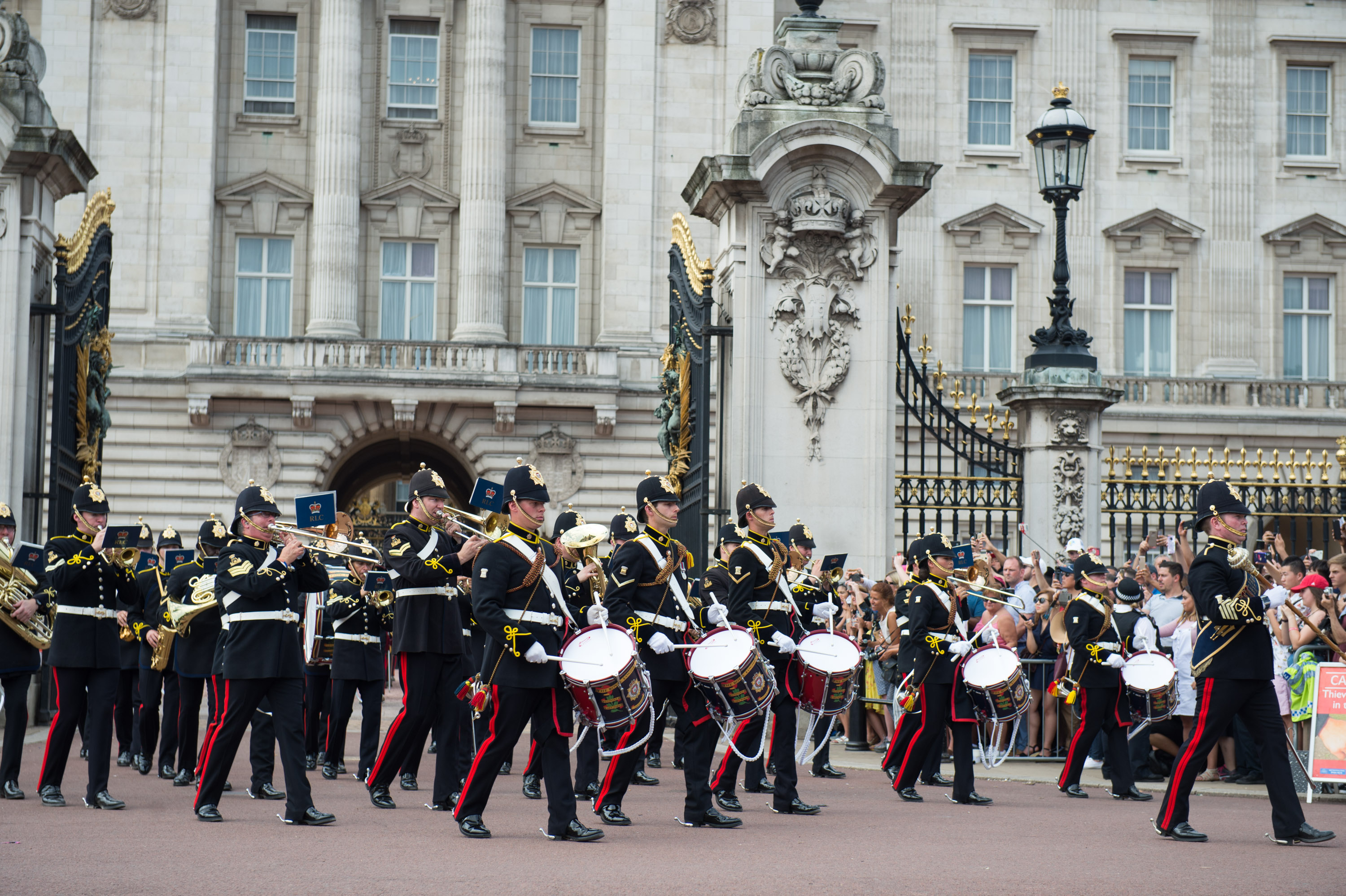 The RLC Mounts The Queens Guard - Royal Logistic CorpsRoyal Logistic Corps